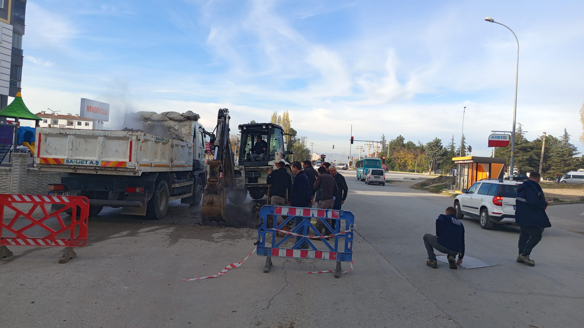 Çakır Mahallesi Ofis Caddesi’nde Su Patlağına Anında Müdahale